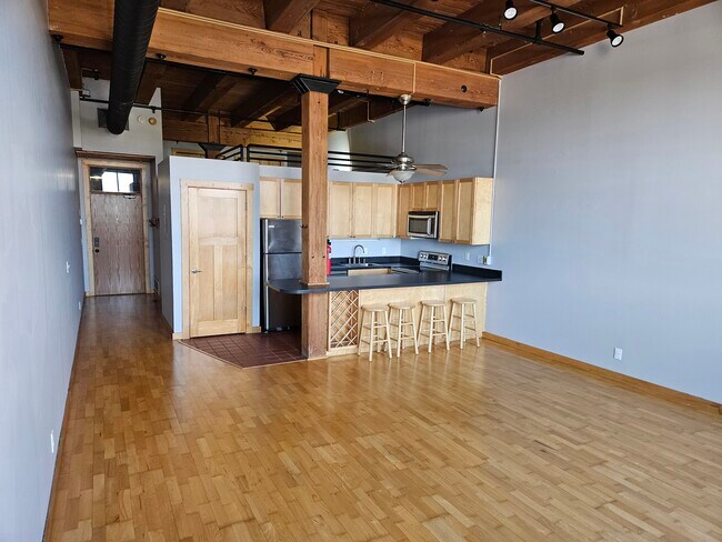 Primary Photo - 289 5th St