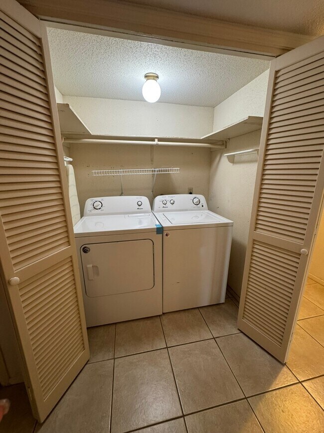 Building Photo - 5005 Georgi Ln