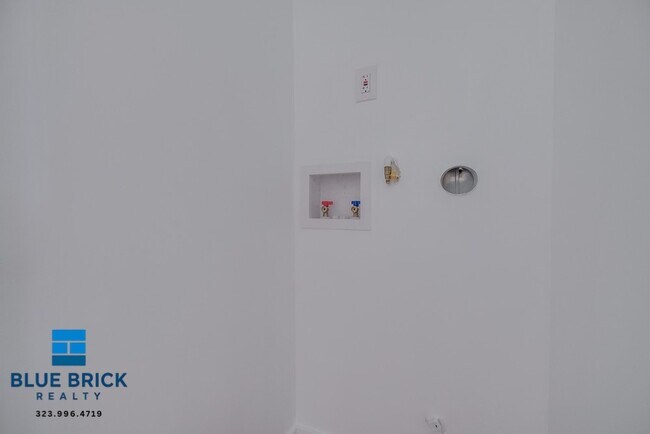 Building Photo - 5312 Corteen Pl