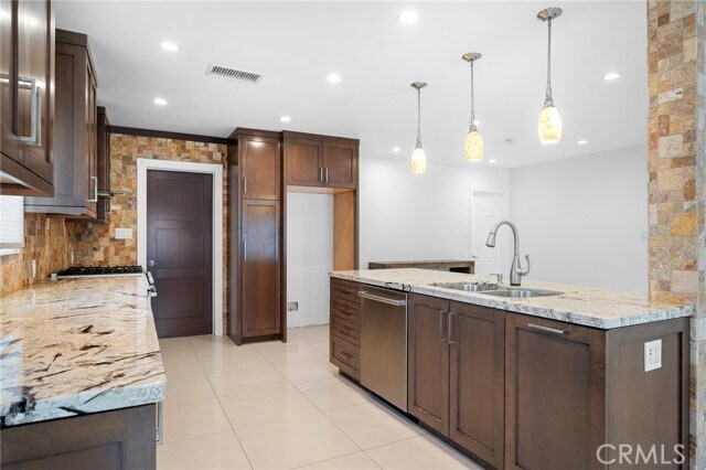 Building Photo - 8337 Valecrest Dr