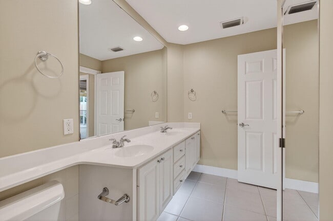 Building Photo - 8148 Montserrat Pl