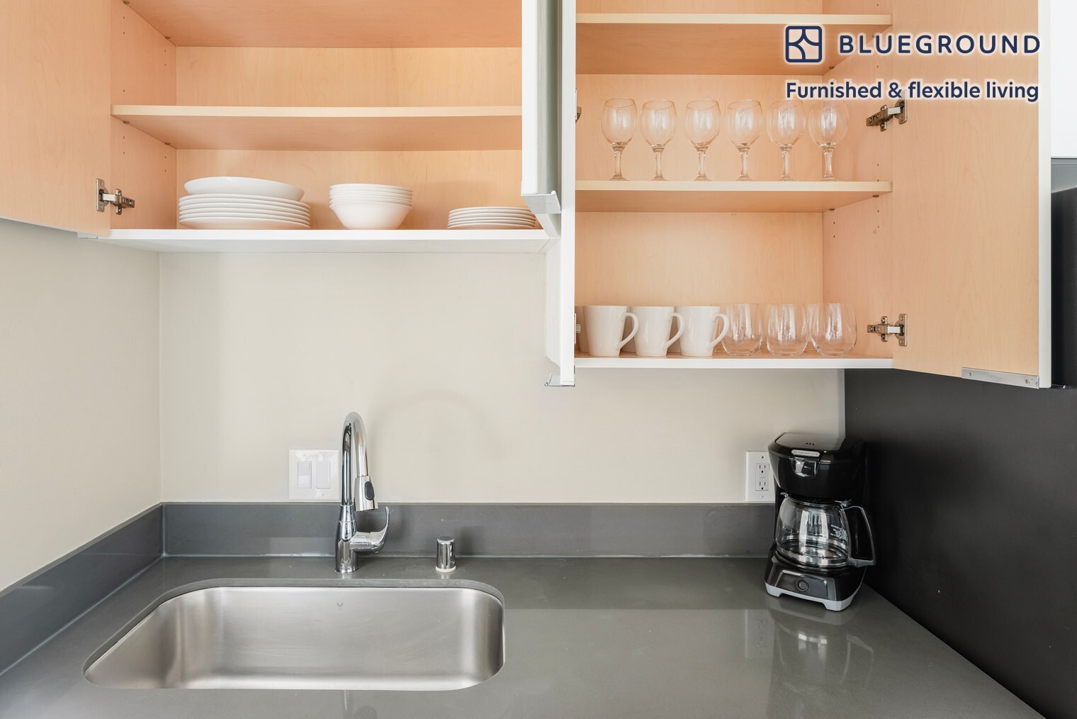 Building Photo - 644 Edgewater Blvd