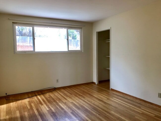 Building Photo - Delightful SSF 3 bed/2 bath Home