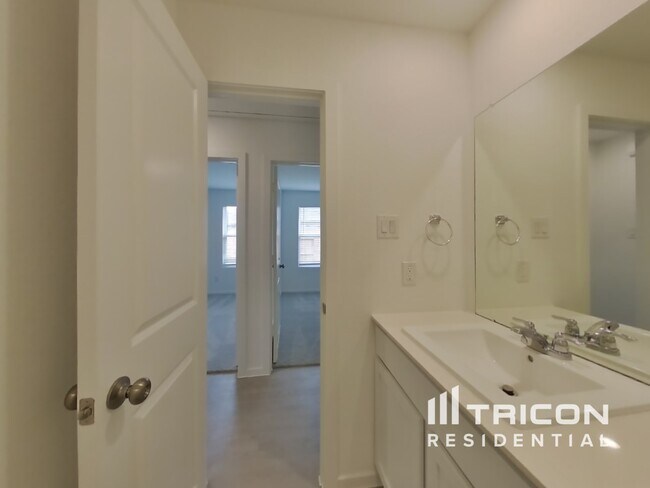 Building Photo - 3009 Dawn Sound Dr