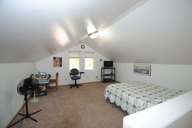 Building Photo - 1 Bed / 1 Bath off Roland Rd.
