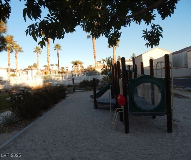 Building Photo - 9998 Fine Fern St