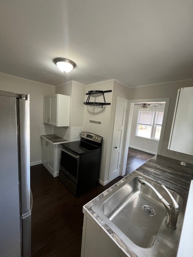 Building Photo - 1408 Black Ct