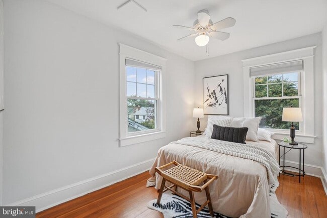 Building Photo - 2439 Monroe St NE