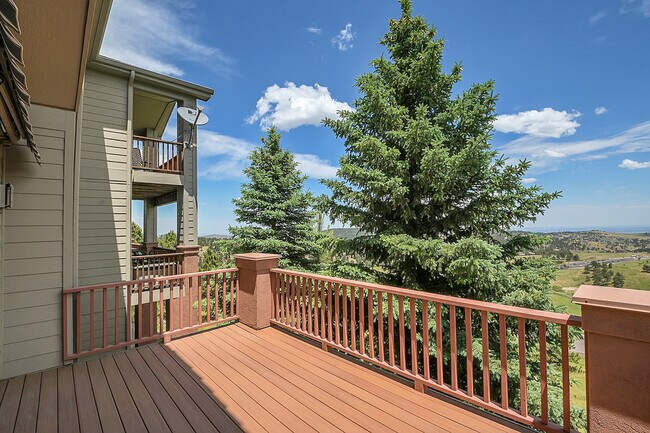 Building Photo - 556 Ridgeside Dr