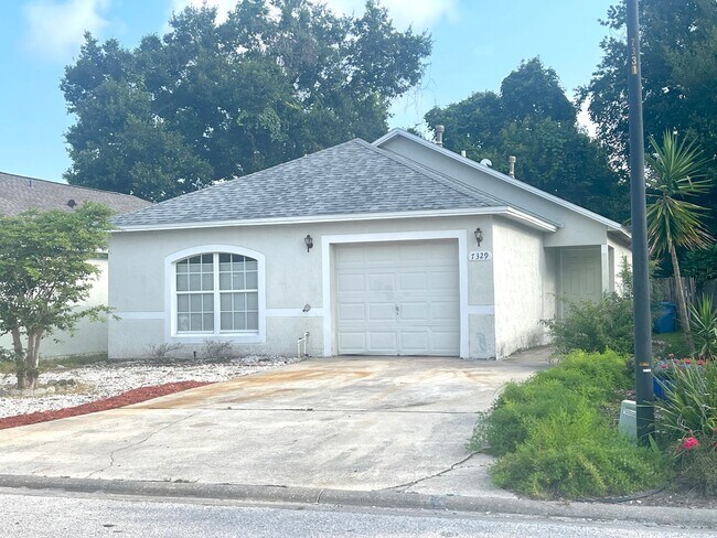 Building Photo - Charming 3-bed, 2-bath in Convenient Location
