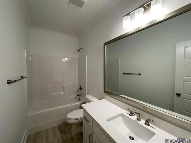 Building Photo - 9905 Stone Water Dr