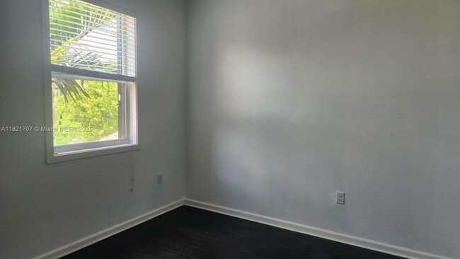 Building Photo - 25309 SW 118 Ct