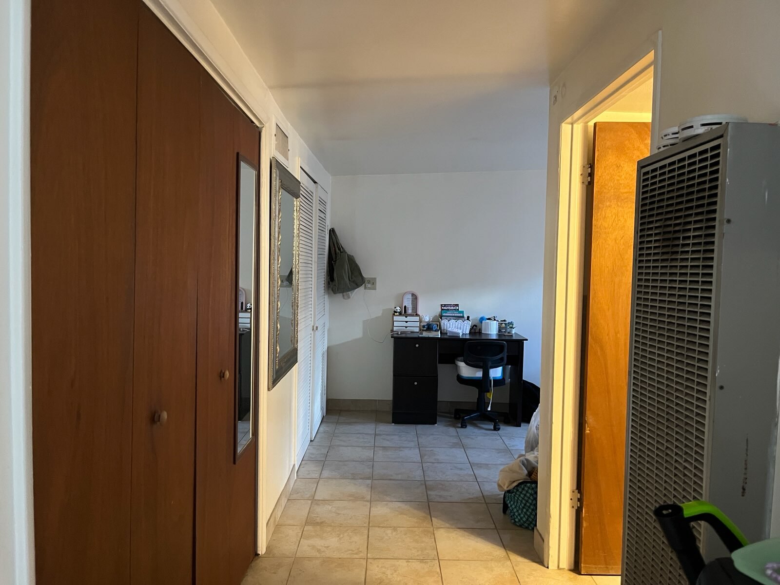 Building Photo - 1703 E 13th St