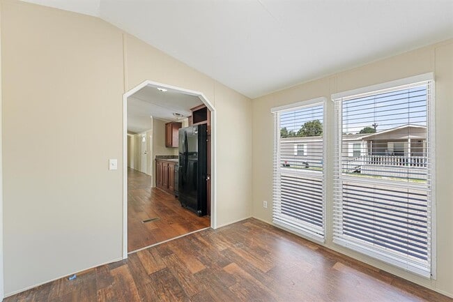 Building Photo - 21864 Russell Dr