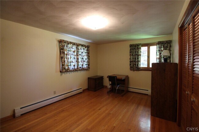 Building Photo - 6363 Muskrat Bay Rd