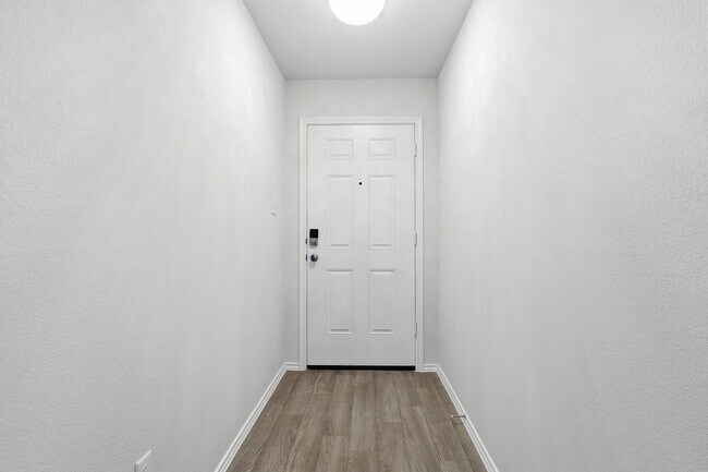 Building Photo - Contemporary in Cleburne!