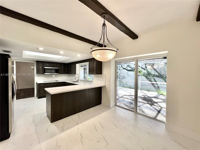 Building Photo - 4350 Palmarito St