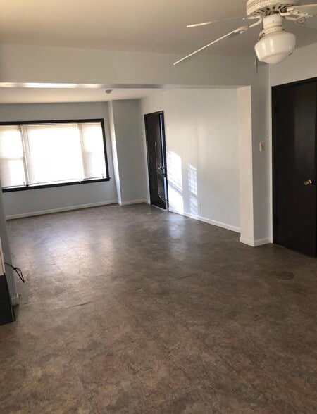 Building Photo - 3139 S Parnell Ave