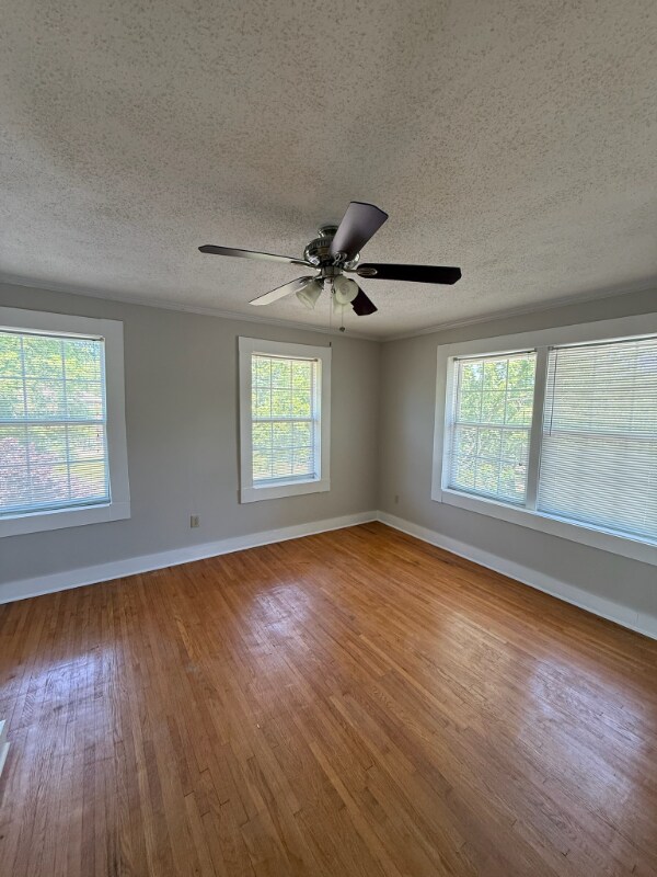 Building Photo - 2030 Emoriland Blvd