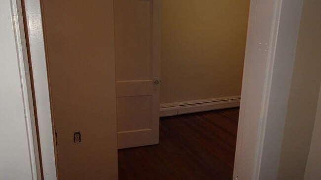 Building Photo - 911 Pine St