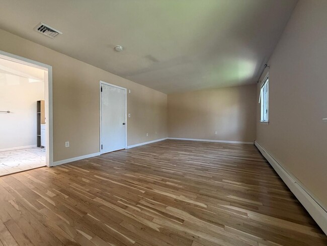 Building Photo - Spacious 5-Bedroom Home with Modern Features