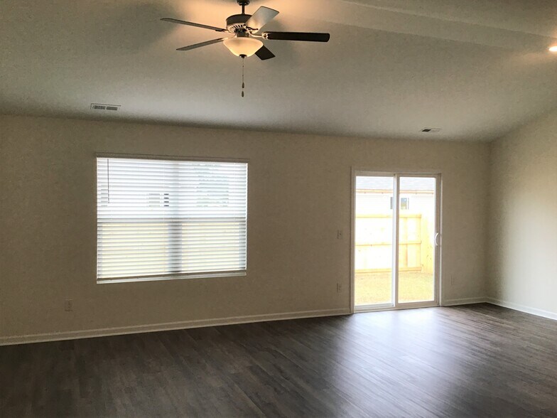 Building Photo - 1220 Dogwood Neck Dr