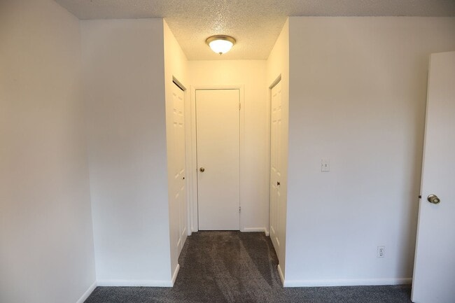 Building Photo - 257 Canby St