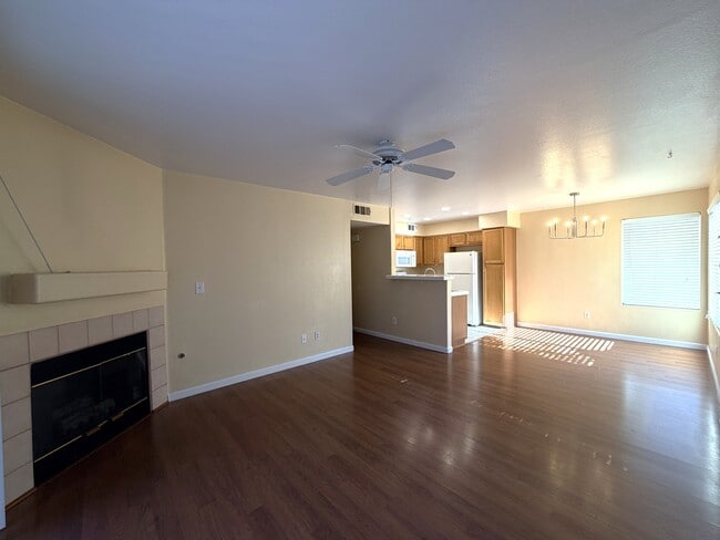 Building Photo - 4955 S Lindell Rd