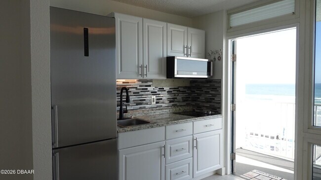 Building Photo - 935 S Atlantic Ave