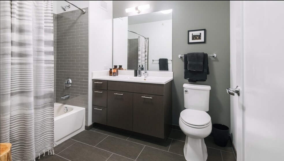 Building Photo - 155 W Erie St