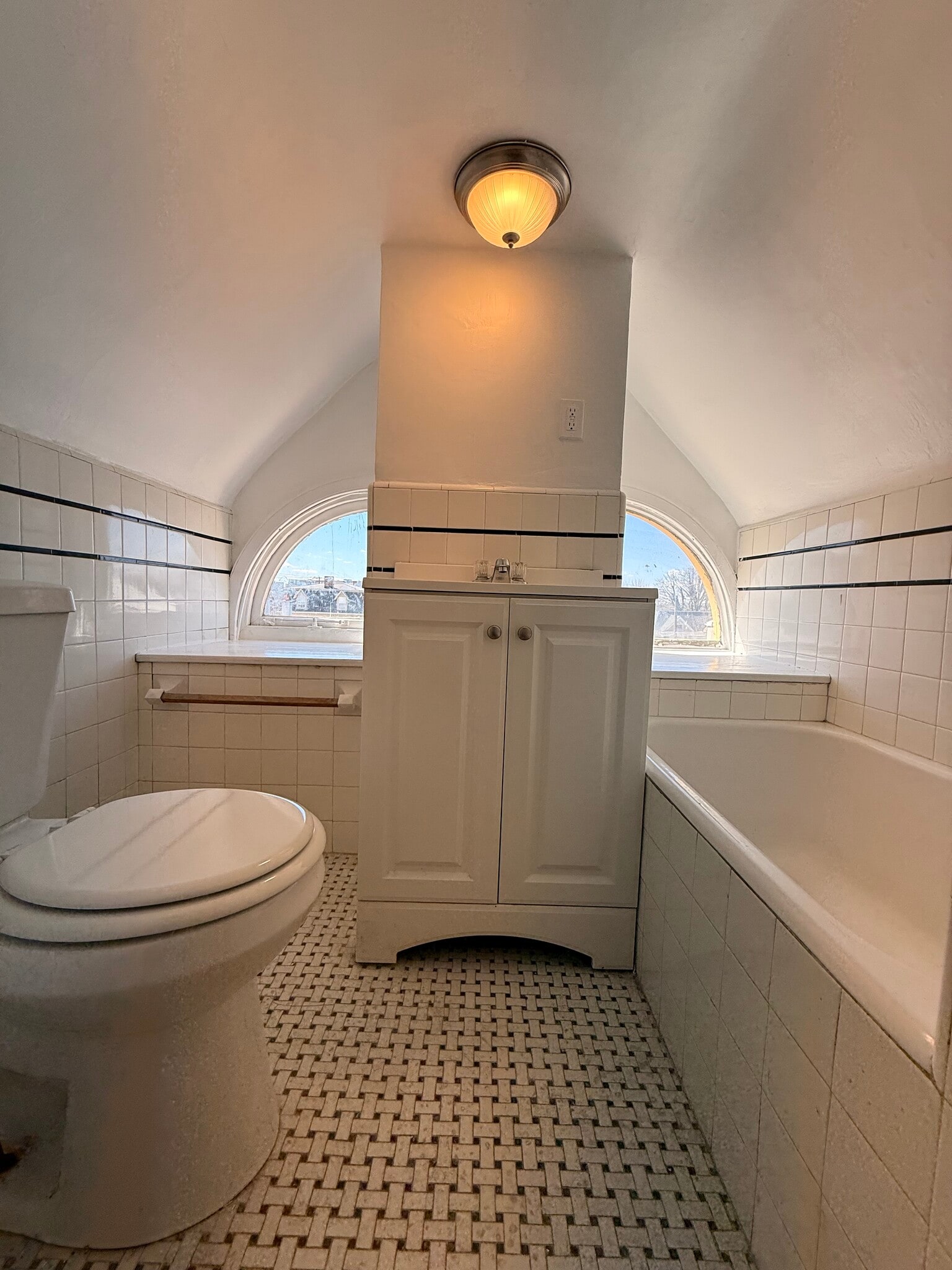 Building Photo - 1605 DeKalb St