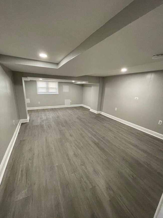 Building Photo - Calverton Heights