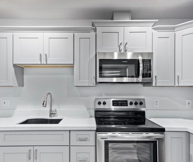 Building Photo - 6417 S 10th St