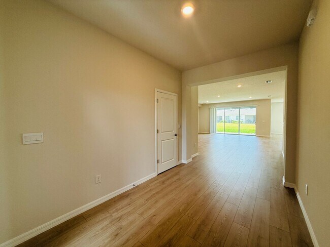 Building Photo - New built 4 bedroom 3 bath 3 car garage in Coddington Subdivision