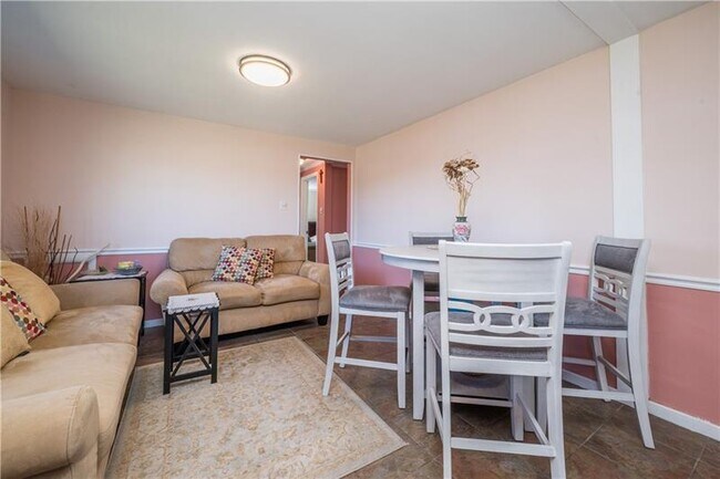 Building Photo - 4915 Brownsville Rd