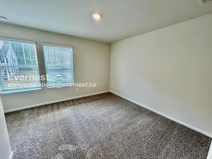 Building Photo - 322 Timberland Ave