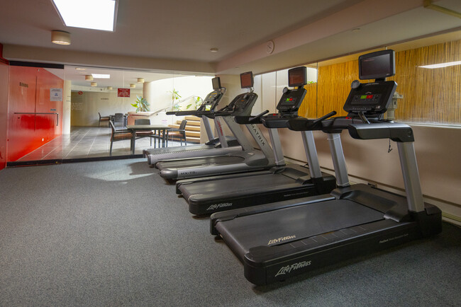 Treadmills - 1212 Nuuanu Ave