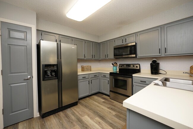 Building Photo - 55 Bay Dr