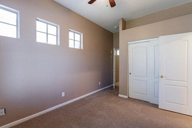 Building Photo - 3423 E Page Ave