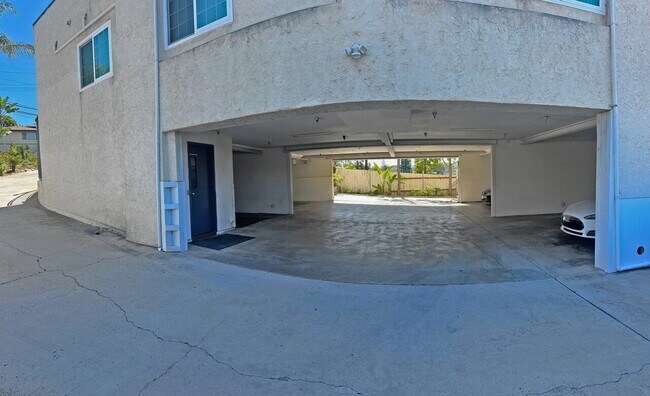 Building Photo - La Mesa Four-Plex Townhouse with Decks & G...