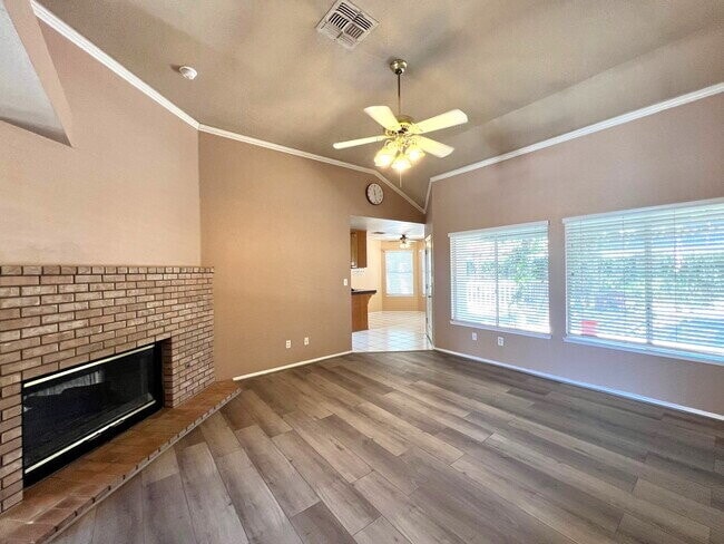 Building Photo - Spacious 4 Bed / 2 Bath Home with Loft, Fireplace & Beautiful Outdoor Entertaining Area!