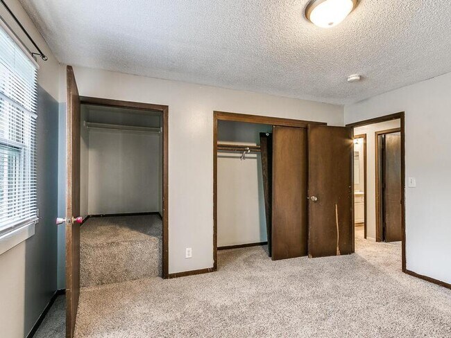 Building Photo - 201-203 Wellons Dr