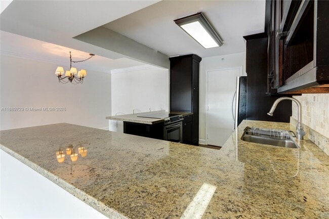 Building Photo - 550 Ocean Dr