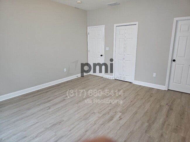 Building Photo - 640 N Parker Ave