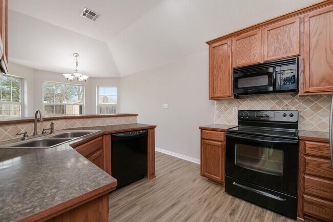Building Photo - Midway ISD Country Home