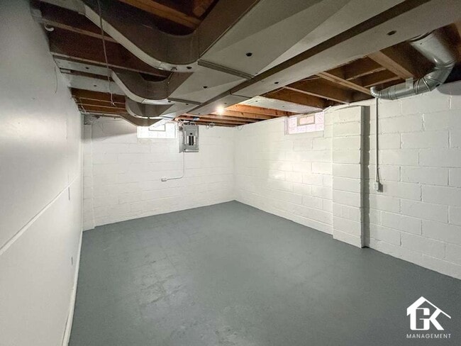 Building Photo - 13581 Penrod St