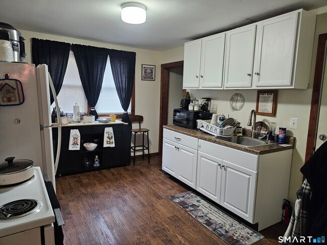 Building Photo - 34 Terryville Ave