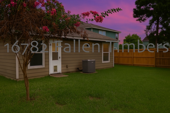 Building Photo - Beautifully Renovated 1-Story Near The Woo...
