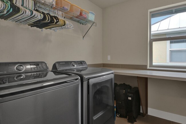 Building Photo - Beautiful 3 Bed/2.5 Bath Home in NW Bend - Via Cambria