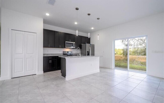 Building Photo - 2901 W Redgate Dr